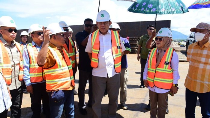 Gubernur Gorontalo Gusnar Ismail.