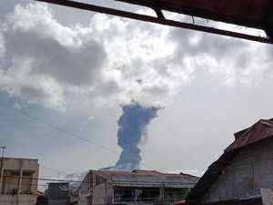 Gunung Marapi Erupsi Pagi ini, Semburkan Abu Vulkanik 1,6 Kilometer