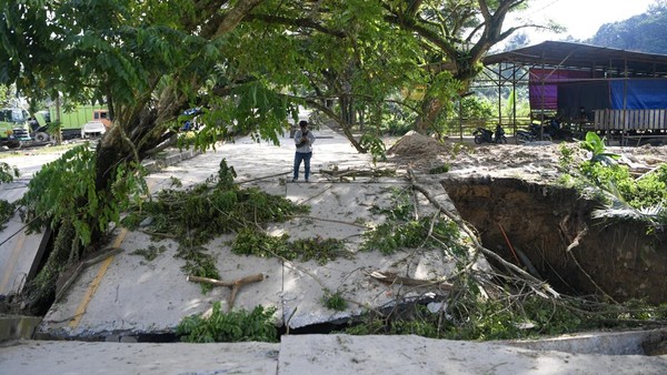 Jalan Nasional Samarinda-Balikpapan Amblas Imbas Hujan Deras