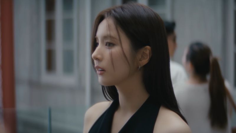 Jin BTS dan Shin Se Kyung di video klip Don't Say You Love Me