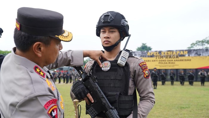 Kapolda Riau membentuk tim Raga untuk memberantas premanisme.