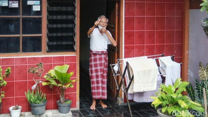 Ir Kasmudjo, menceritakan momen pertemuan dengan Jokowi di kediamannya kepada wartawan, Rabu (14/5/2025).