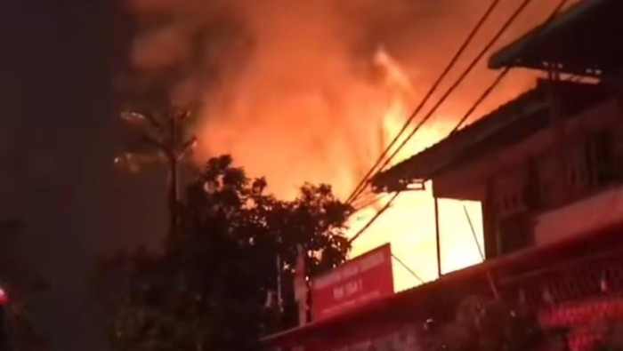 Kebakaran Rumah di Cipinang Jaktim, 17 Mobil Damkar Dikerahkan