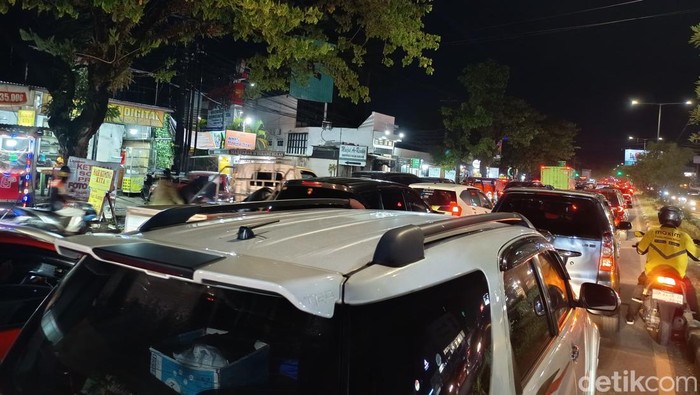 Kemacetan arus lalu lintas di Jalan Perintis Kemerdekaan, Makassar. Zulkarnaim/detikSulsel