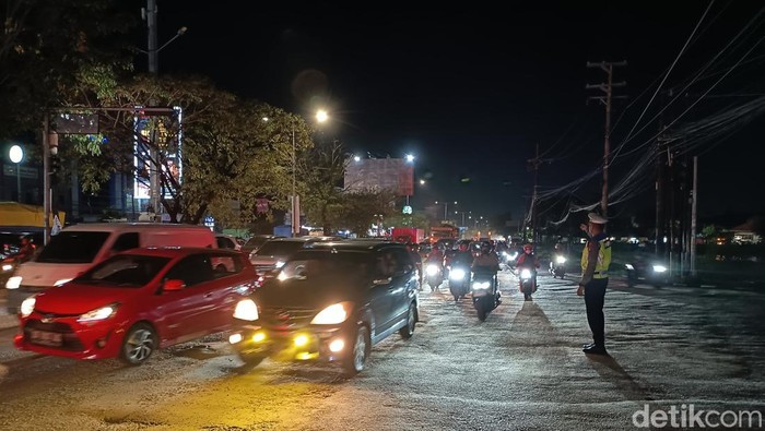 Kemacetan arus lalu lintas di Jalan Perintis Kemerdekaan, Makassar. Zulkarnaim/detikSulsel