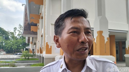 Kepala Badan Pengelolaan Keuangan dan Aset Daerah (BPKAD) Provinsi NTB Nursalim ditemui di kantor Gubernur, Rabu siang (14/5/2025). (Ahmad Viqi/detikBali).