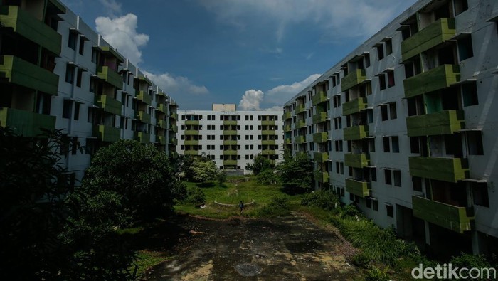 Lama Kosong Dijarah, Rusun Marunda Cluster C Bakal Direvitalisasi Beginilah kondisi terkini Rumah Susun (Rusun) Marunda Cluster C di Jakarta Utara, Rabu (14/5/2025). Bangunan rusun tampak kosong dan tak berpenghuni, menyisakan jejak kerusakan yang cukup parah.