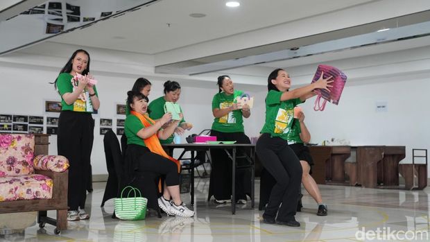 Latihan Panggung Musikal Keluarga Cemara digelar di Ciputra Artpreneur Theater, Rabu (14/5/2025).