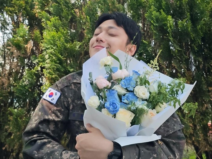 Lee Do Hyun resmi dibebastugaskan dari wajib militer