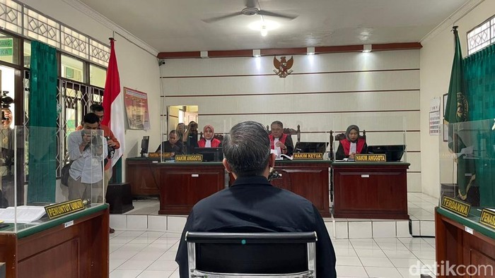 Menteri UMKM Maman Abdurrahman dalam sidang perkara Mama Khas Banjar.