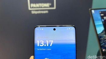 Tampil dengan resolusi 1,5k yang diklaim sangat imersif, serta dilengkapi fitur True Color yang tervalidasi oleh Pantone. Foto: detikINET/ Rizqy Nur Amalia