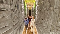 Ruangan ini dirancang untuk membawa pengunjung lebih dekat dengan kekayaan budaya wayang Indonesia melalui teknologi modern. 