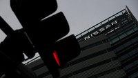 Rencana PHK terhadap 20.000 karyawan di seluruh dunia itu dibocorkan oleh NHK. Disebutkan kalau angka tersebut merupakan 15% dari total karyawan Nissan secara global.