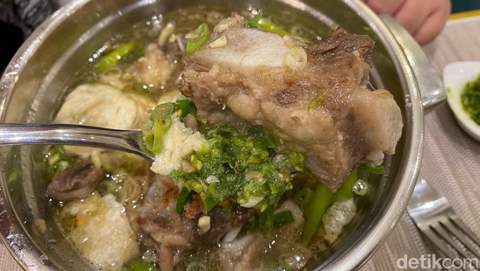 Paling Restoran, restoran baru di Wolter Monginsidi