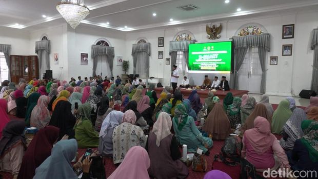 Peluncuran program Sedekah Subuh di Sumedang.