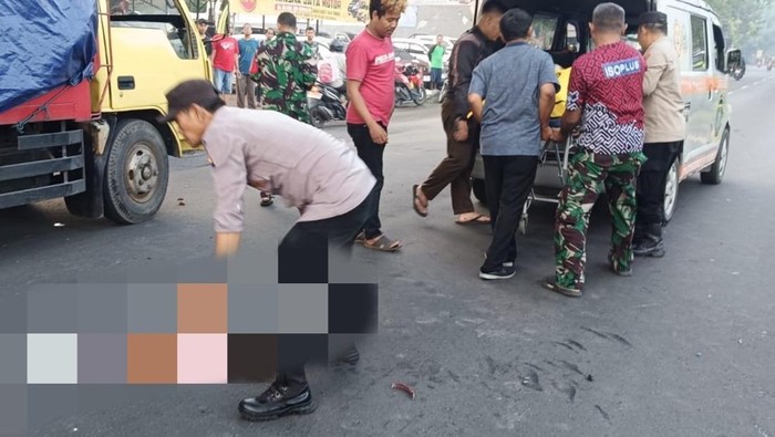 Pemotor di Sidoarjo tewas kecelakaan