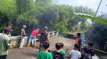 Penampakan Jembatan  Antar Desa di Pasuruan Ambruk