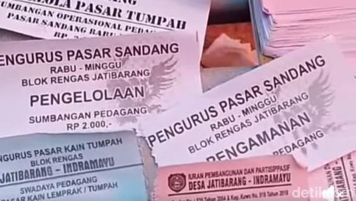 Penampakan karcis pungutan di Pasar Sandang Jatibarang, Indramayu.