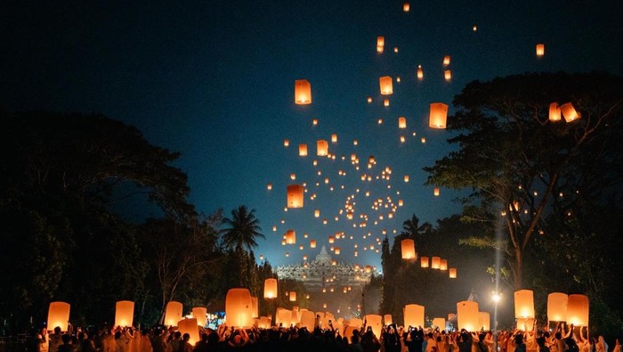 Perayaan Waisak 2569 BE/2025 di Candi Borobudur, Magelang, Jawa Tengah tak hanya mampu memperkuat posisi Candi Borobudur sebagai destinasi spiritual global