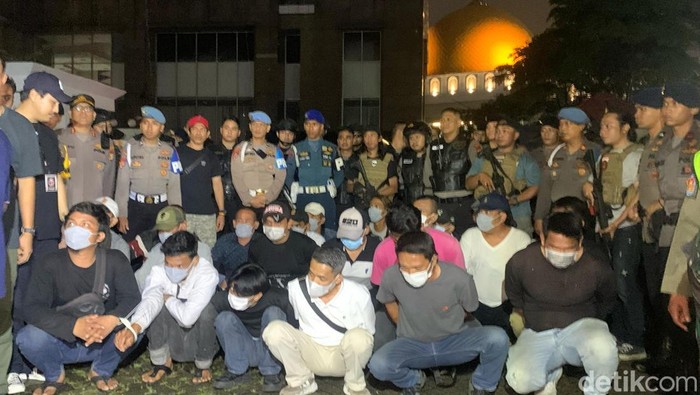 22 Pelaku Pungli Diamankan di Jakbar, Minta Uang Pangkal ke PKL Rp 1 Juta