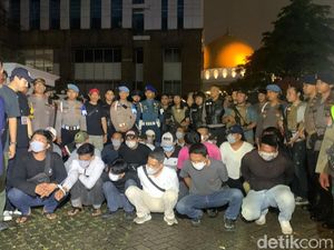 22 Pelaku Pungli Diamankan di Jakbar, Minta Uang Pangkal ke PKL Rp 1 Juta