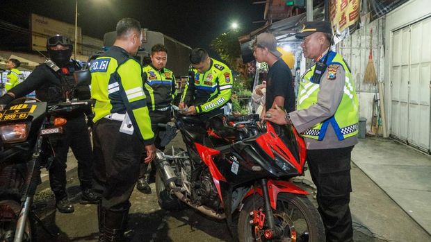 Polres Jombang tingkatkan patroli cegah premanisme.