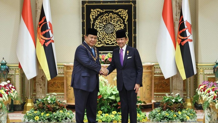 Prabowo bertemu dengan Sultan Brunei Hassanal Bolkiah.