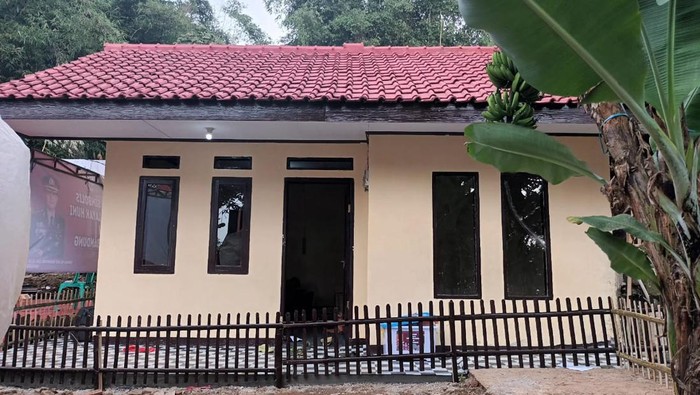 Rumah Neng Susi di Kabupaten Bandung yang rusak diperbaiki