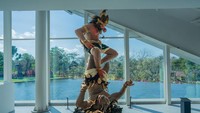 The Kasanga: Nyepi Exhibition menghadirkan pengalaman mendalam tentang hari keheningan yang paling dihormati di Bali, menampilkan berbagai karya seni yang menggambarkan tahapan perayaan Nyepi.