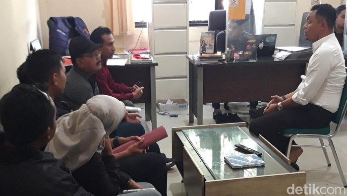 Sejumlah korban yang mengaku tertipu sebuah koperasi melapor ke Polres Boyolali, Rabu (14/5/2025).