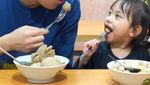 Seru! Jerome Polin Mukbang Sushi sampai Nasi Padang