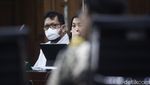 Sidang Lanjutan Zarof, Para Terdakwa Saling Bersaksi