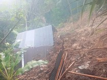 Rumah-Palinggih Milik Lansia di Karangasem Rusak Tertimbun Longsor