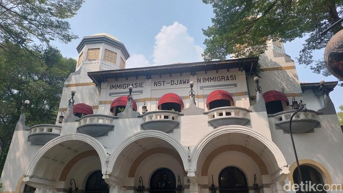 Tugu Kunstkring Paleis