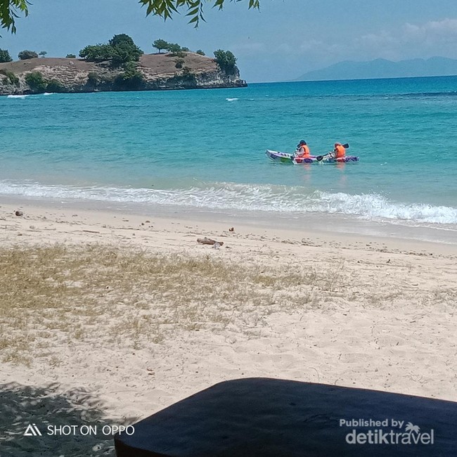 Liburan di Pantai Pasir Putih Aceh Besar yang Unik