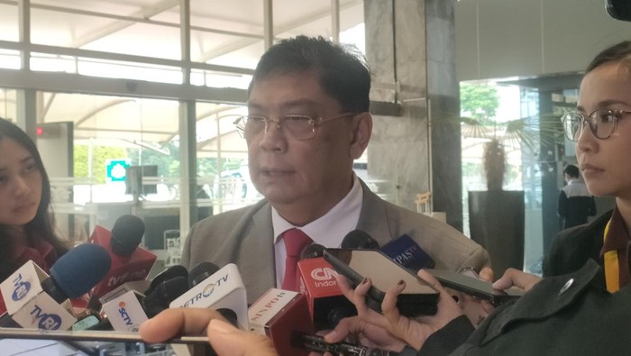 Ketua Komisi I DPR Utut Adianto di kompleks parlemen, Senayan, Jakarta Pusat, Rabu (14/5/2025).