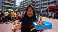 Selain untuk warga lokal, program qurban dari Rumah Zakat juga menyasar penerima manfaat di berbagai daerah dan luar negeri, termasuk Palestina. Tiga program yang ditawarkan tahun ini di antaranya adalah Superqurban, Desaku Berqurban, dan Qurban untuk Palestina.  