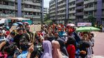 Warga Rusun Marunda Antusias Saksikan Masak Besar Jelang Idul Adha