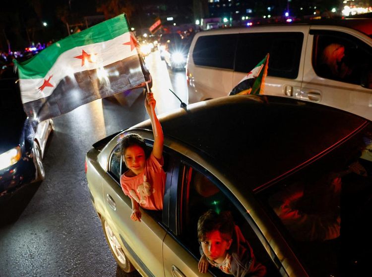 Warga Suriah Turun ke Jalan Rayakan Pencabutan Sanksi AS