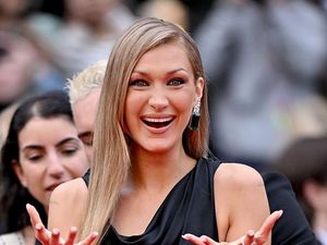 Bella Hadid Merasa Tak Berguna saat Mengidap Penyakit Lyme Disease
