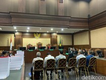 Video: 6 Eks Pejabat Antam Dituntut 9 Tahun Bui di Kasus Cuci-Lebur Emas