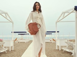 Aigner Rilis Koleksi Spring/Summer 2025, Inspirasi Elegansi di Pantai Tuscany