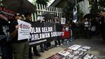 Aksi Penolakan Rencana Gelar Pahlawan untuk Soeharto
