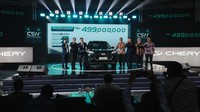 Untuk urusan performa, Tiggo 8 CSH menggunakan mesin 1.500 cc turbo dengan semburan tenaga 143 PS dan torsi 215 Nm. Namun, jika dikawinkan dengan motor listrik, kendaraan tersebut mampu menyemburkan daya gabungan 204 PS dan torsi 310 NM. Sementara untuk akselerasi dari nol ke 100 km/jam hanya memerlukan waktu 8.5 detik! (Foto: Septian Farhan Nurhuda/detik.com)