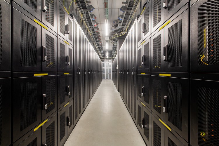 Equinix resmi meluncurkan data center di Jakarta yang diberinama JK1. Data center ini hasil kolaborasinya dengan Astra International.