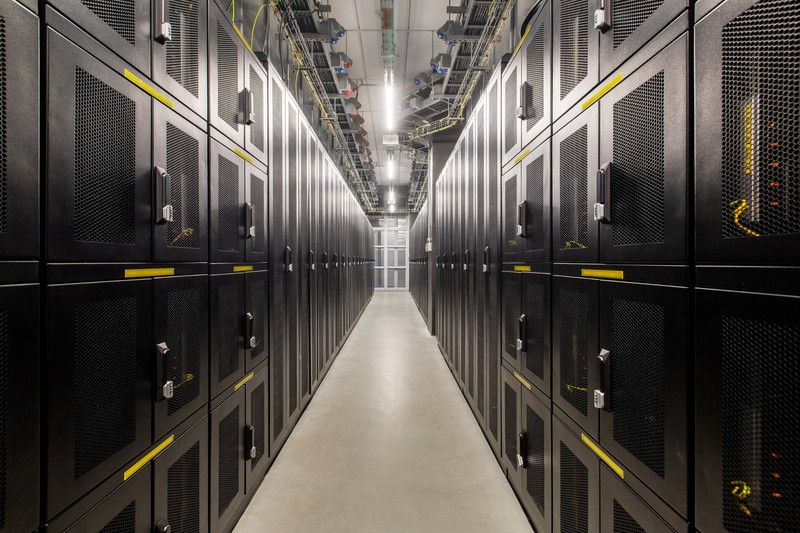 Equinix resmi meluncurkan data center di Jakarta yang diberinama JK1. Data center ini hasil kolaborasinya dengan Astra International.