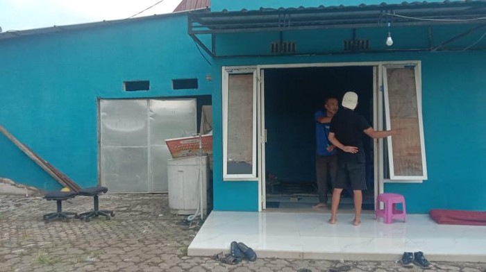 Foto rumah korban yang dimaling pelaku dengan kondisi telanjang