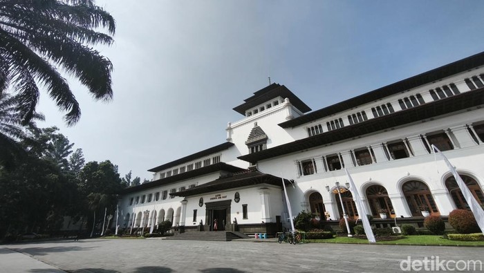 Gedung Sate.