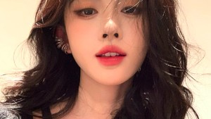 Tapi yang bikin heboh adalah sebutan dari media Jepang, 38jiejie, yang menyebut Ju Jingyi punya kecantikan 1 dari 4.000 tahun alias langka banget. Foto: Weibo Ju Jingyi