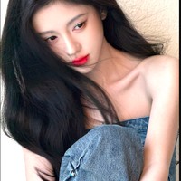 6. Ju Jingyi - Ju Jingyi memulai kariernya sebagai idol CPop sebelum jadi aktris. Manten personel SNH48 itu punya wajah kecil dengan fitur-fitur yang lancip. Ia bahkan pernah diberi julukan sebagai kecantikan yang muncul sekali dalam 4.000 tahun oleh media lokal.